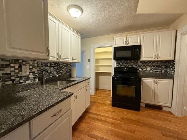 62A Willow Ave, Unit 3