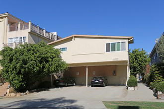 11719 Mayfield Ave in Los Angeles, CA - Building Photo - Building Photo