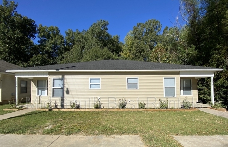 320 Bellewood Ln in Jacksonville, AR - Building Photo