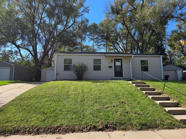 property at 1024 N 77th Ave