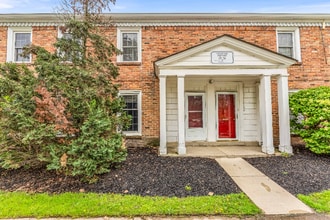 10 Trenton Square in Euclid, OH - Building Photo - Building Photo