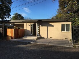 2154 Coronado Ave in Napa, CA - Building Photo