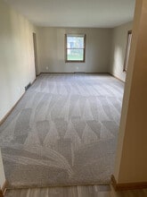 18105 Milwaukee Ave in Brookfield, WI - Building Photo - Building Photo