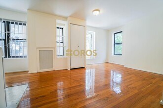 174 Avenue B in New York, NY - Building Photo - Building Photo