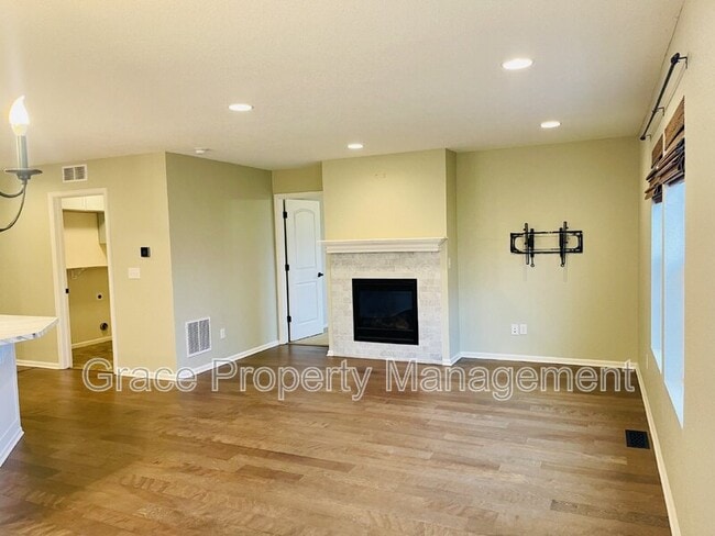 3341 Hawthorne Ln in Dacono, CO - Building Photo - Building Photo