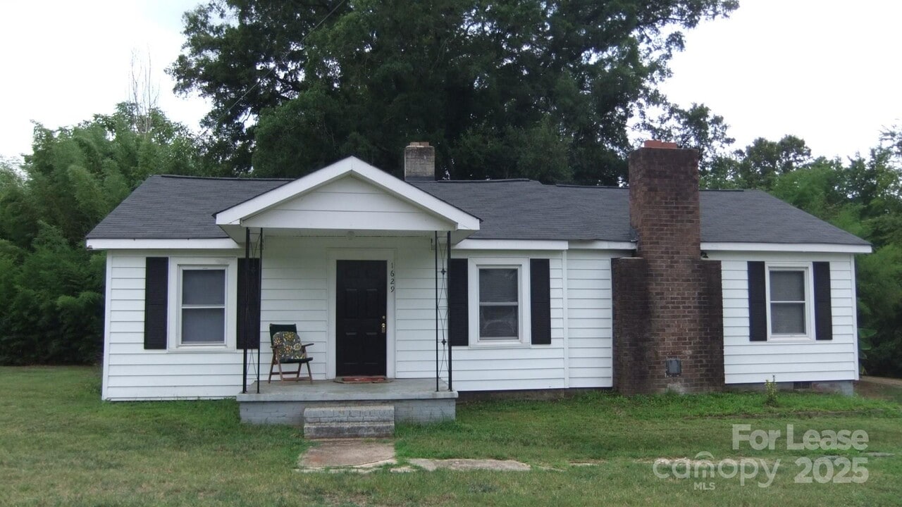 1629 Harris Rd in Fort Mill, SC - Building Photo
