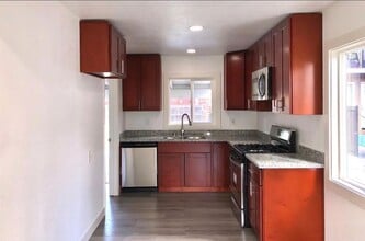 771 Dixieanne Ave in Sacramento, CA - Foto de edificio - Building Photo