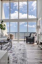 2100 Ocean Dr S in Jacksonville Beach, FL - Building Photo