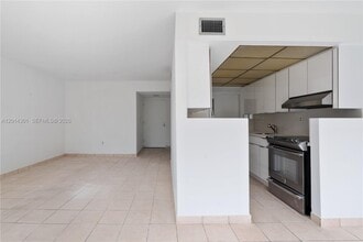 9390 W Flagler St, Unit 210A in Miami, FL - Building Photo - Building Photo