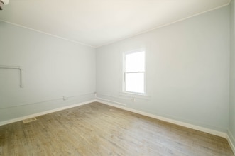 42 E Cayuga St in Oswego, NY - Building Photo - Building Photo