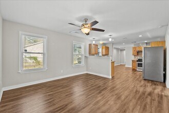 120 Illinois Ave in League City, TX - Building Photo - Building Photo