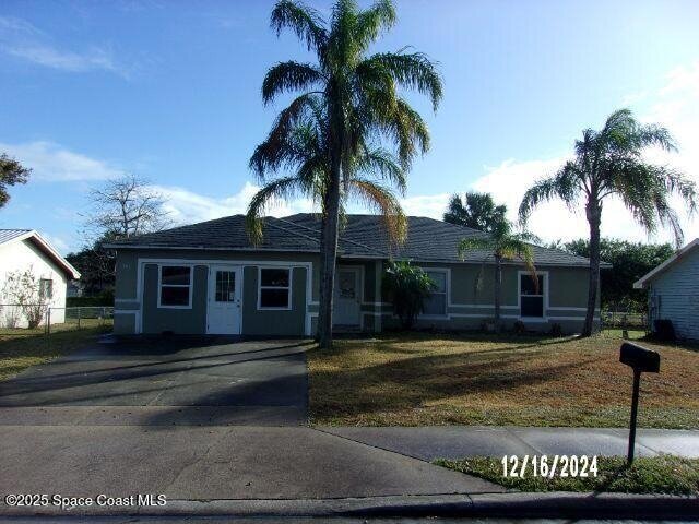 property at 1565 Emerson Dr SE
