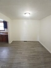 2435 Shirley Rd, Unit 1 in Youngstown, OH - Building Photo - Building Photo