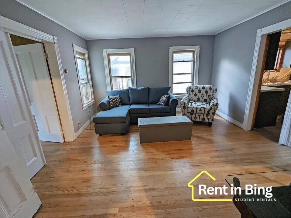 52 Saint John Ave, Unit 2026-2027 in Binghamton, NY - Building Photo