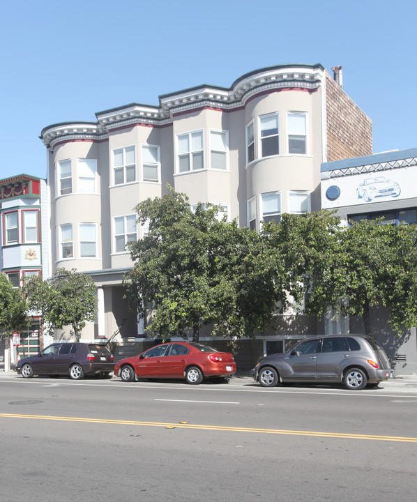 1645 Folsom St in San Francisco, CA - Building Photo