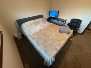 1311 Camelot Dr in Brookings, SD - Building Photo - Building Photo