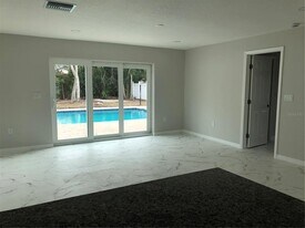 345 Parkland Ave in Sarasota, FL - Building Photo