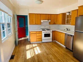 5835 SE 40th Ave in Portland, OR - Building Photo - Building Photo