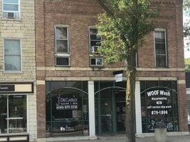 137 S Batavia Ave in Batavia, IL - Building Photo