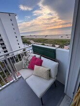 345 Ocean Dr, Unit 718 in Miami Beach, FL - Foto de edificio - Building Photo