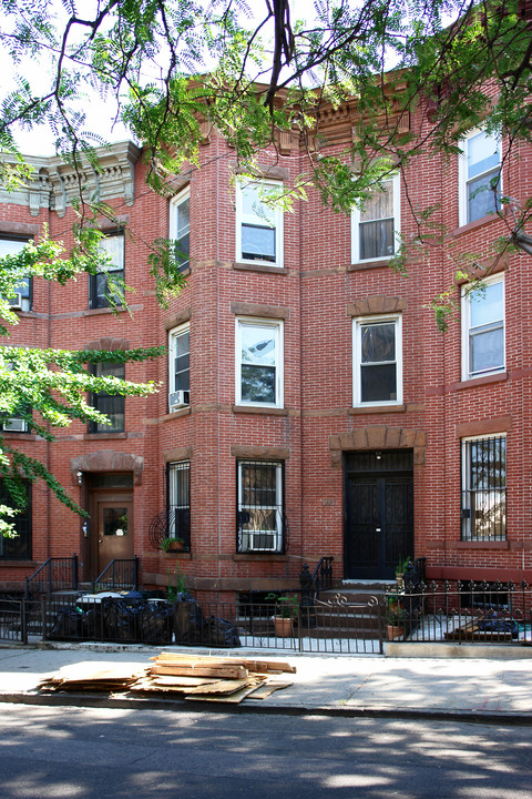 193 17th St in Brooklyn, NY - Building Photo