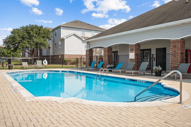 Shadow Ridge Apartments in Houston, TX - Foto de edificio - Building Photo