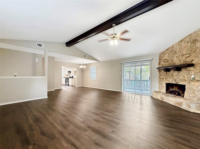 3230 Sycamore Springs Dr in Houston, TX - Building Photo - Building Photo