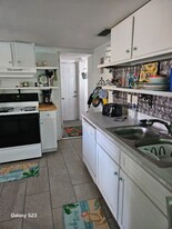 56 Margaret Rd, Unit 56 margaret road B in Ormond Beach, FL - Building Photo