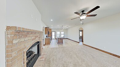 404 Charles Ct in Yukon, OK - Building Photo - Building Photo