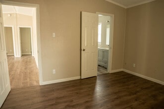 13753 Biggs St in Dallas, TX - Building Photo - Building Photo