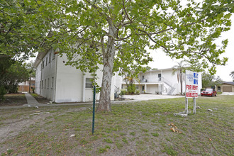 426 Palm Ave N in St. Petersburg, FL - Building Photo - Building Photo