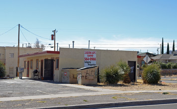 3510 McConnell in El Paso, TX - Foto de edificio - Building Photo