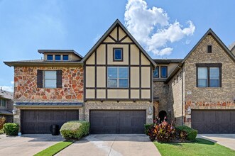 1605 Brook Glen Dr in Euless, TX - Building Photo - Building Photo