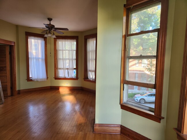 5142 N Paulina St, Unit 2 in Chicago, IL - Foto de edificio - Building Photo
