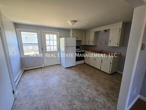 47 Yale St in Bangor, ME - Building Photo - Building Photo