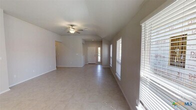 185 Heather Glen Way in Maxwell, TX - Building Photo - Building Photo