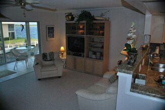 100 Lehane Terrace in North Palm Beach, FL - Building Photo - Building Photo