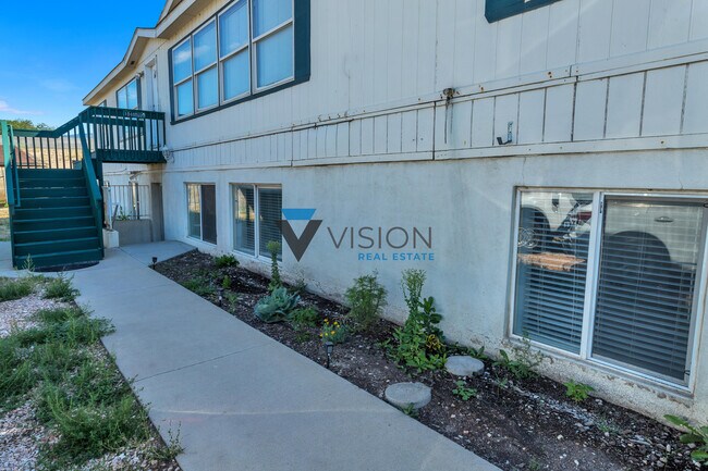 1040 W State St in Lehi, UT - Building Photo - Building Photo