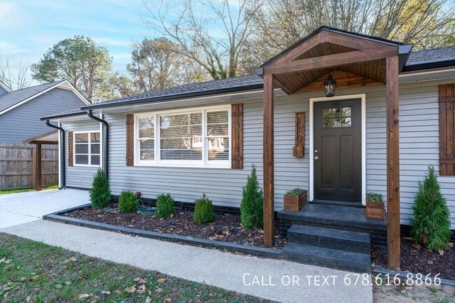 119 Glen Iris Dr in Monroe, GA - Building Photo - Building Photo