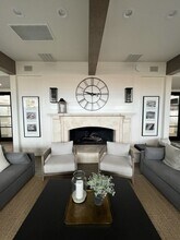 106 Via Cordova in Newport Beach, CA - Building Photo - Building Photo
