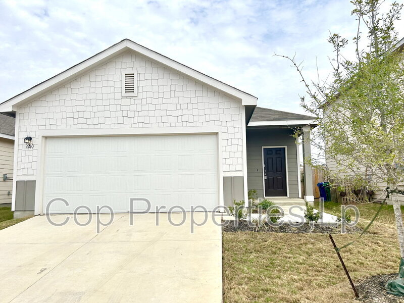 3210 Dreamweaver in San Antonio, TX - Building Photo