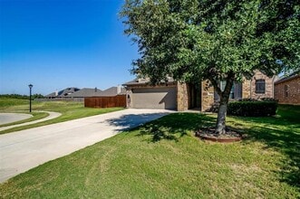 11905 Long Stone Dr in Burleson, TX - Building Photo - Building Photo