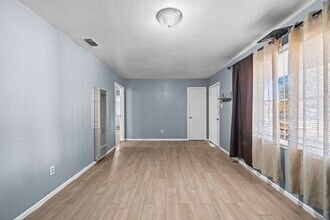 3409 E 17th St in Lubbock, TX - Foto de edificio - Building Photo