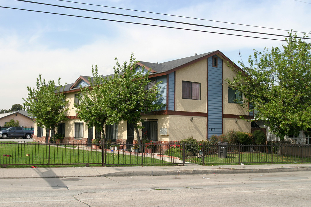 1617 Alamitos Ave in Long Beach, CA - Building Photo