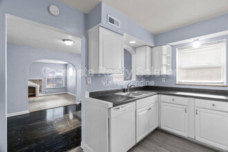 5902 Dressell Ave in St. Louis, MO - Building Photo - Building Photo