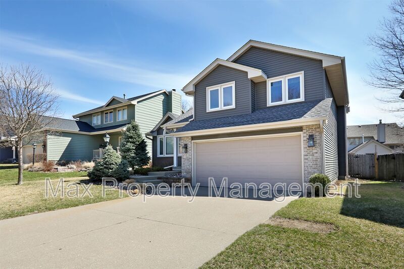 141 25th Ct in West Des Moines, IA - Building Photo