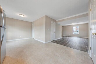 Charleston Place in Christiansburg, VA - Foto de edificio - Building Photo