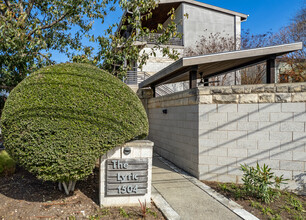 Lyric Condos in Austin, TX - Building Photo - Building Photo