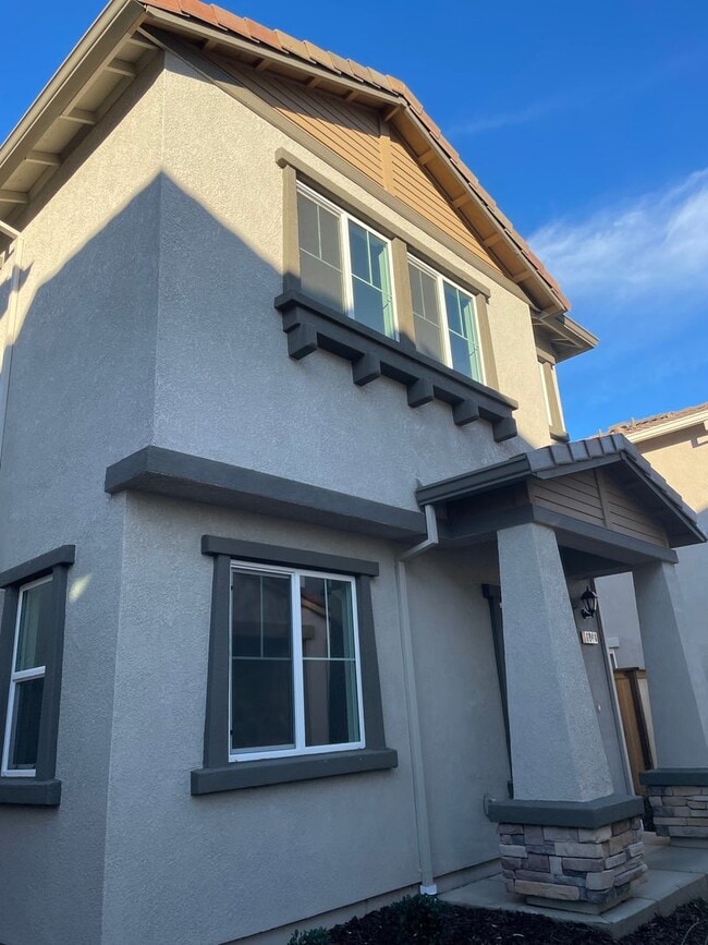 6048 San Rafael Ln in Roseville, CA - Building Photo - Building Photo