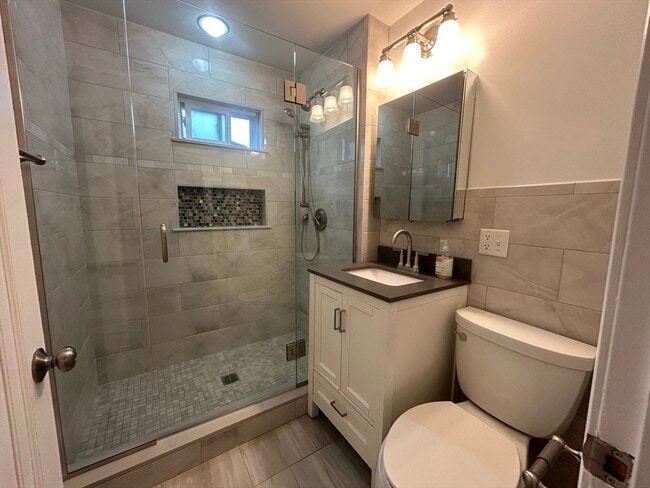 23 Webster St, Unit #1 in Malden, MA - Foto de edificio - Building Photo